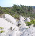 ヒデッ坂と呼ばれる凝灰岩台地